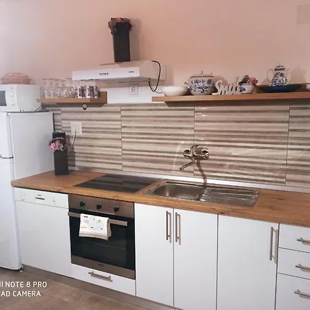 Apartments Rogac شقة Rogač